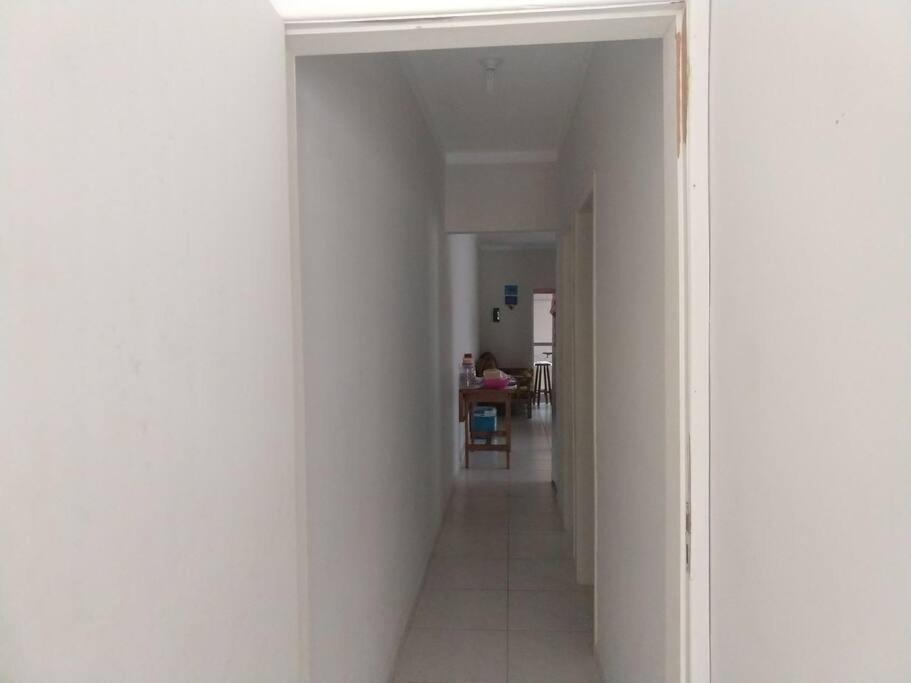 Casa Em Itanhaem Com 2 Quartos Garagem P 2 Carros, Churrasqueira, Piscina 200 M Da Praia Zewnętrze zdjęcie