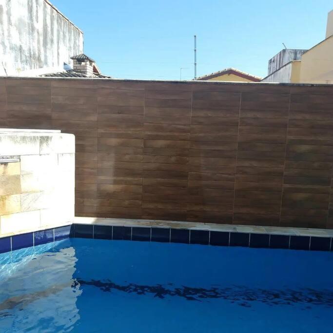 Casa Em Itanhaem Com 2 Quartos Garagem P 2 Carros, Churrasqueira, Piscina 200 M Da Praia Zewnętrze zdjęcie