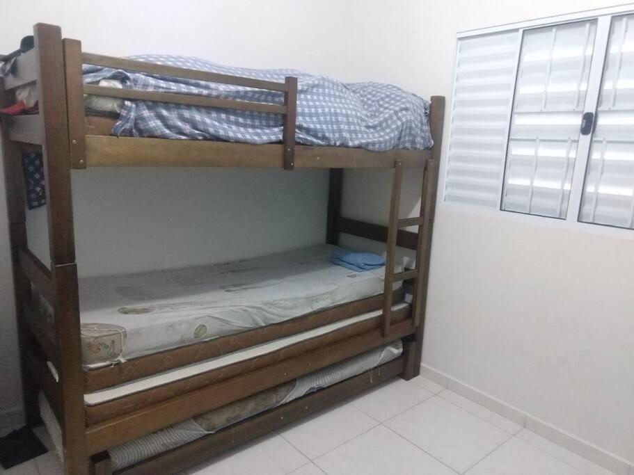 Casa Em Itanhaem Com 2 Quartos Garagem P 2 Carros, Churrasqueira, Piscina 200 M Da Praia Zewnętrze zdjęcie