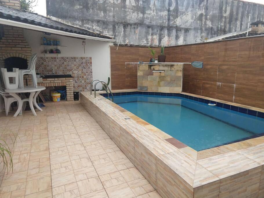 Casa Em Itanhaem Com 2 Quartos Garagem P 2 Carros, Churrasqueira, Piscina 200 M Da Praia Zewnętrze zdjęcie