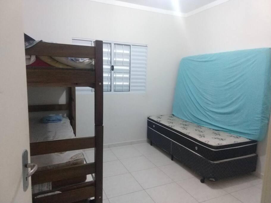 Casa Em Itanhaem Com 2 Quartos Garagem P 2 Carros, Churrasqueira, Piscina 200 M Da Praia Zewnętrze zdjęcie